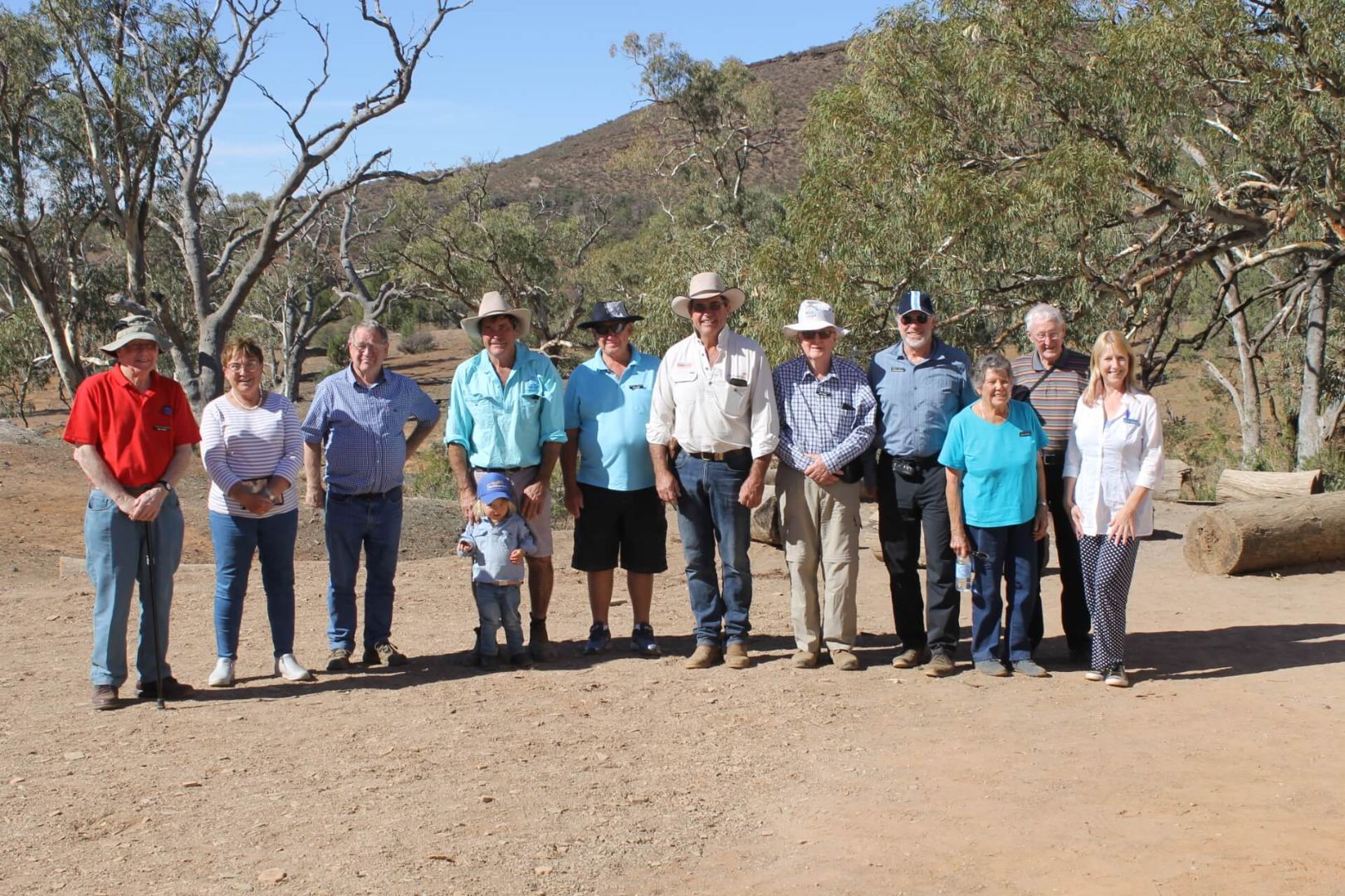 Group at Angorichina Station.JPG