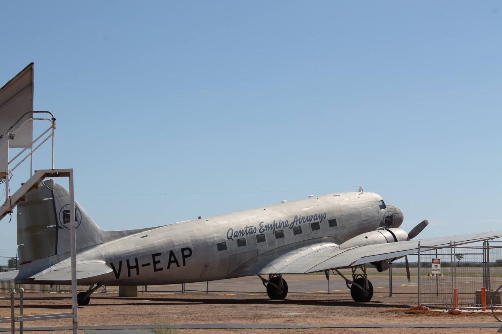 Qantas Founders DC3.JPG