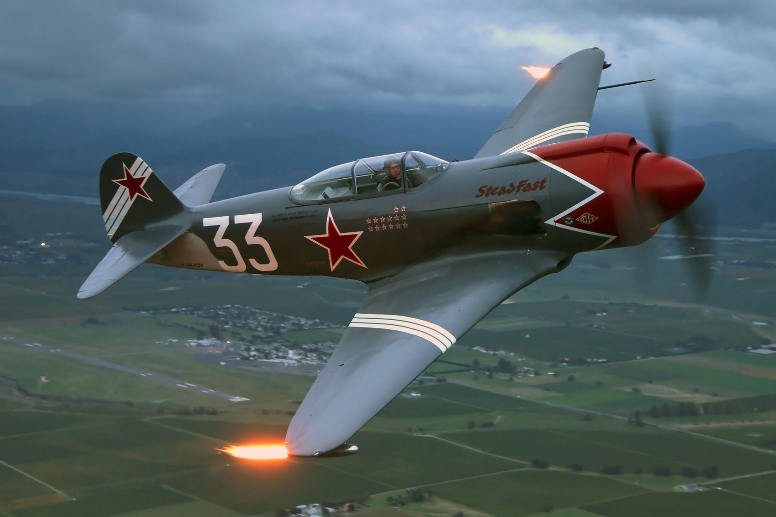 AC3Q5186 Steadfast with wingtip flames GConroy.jpg